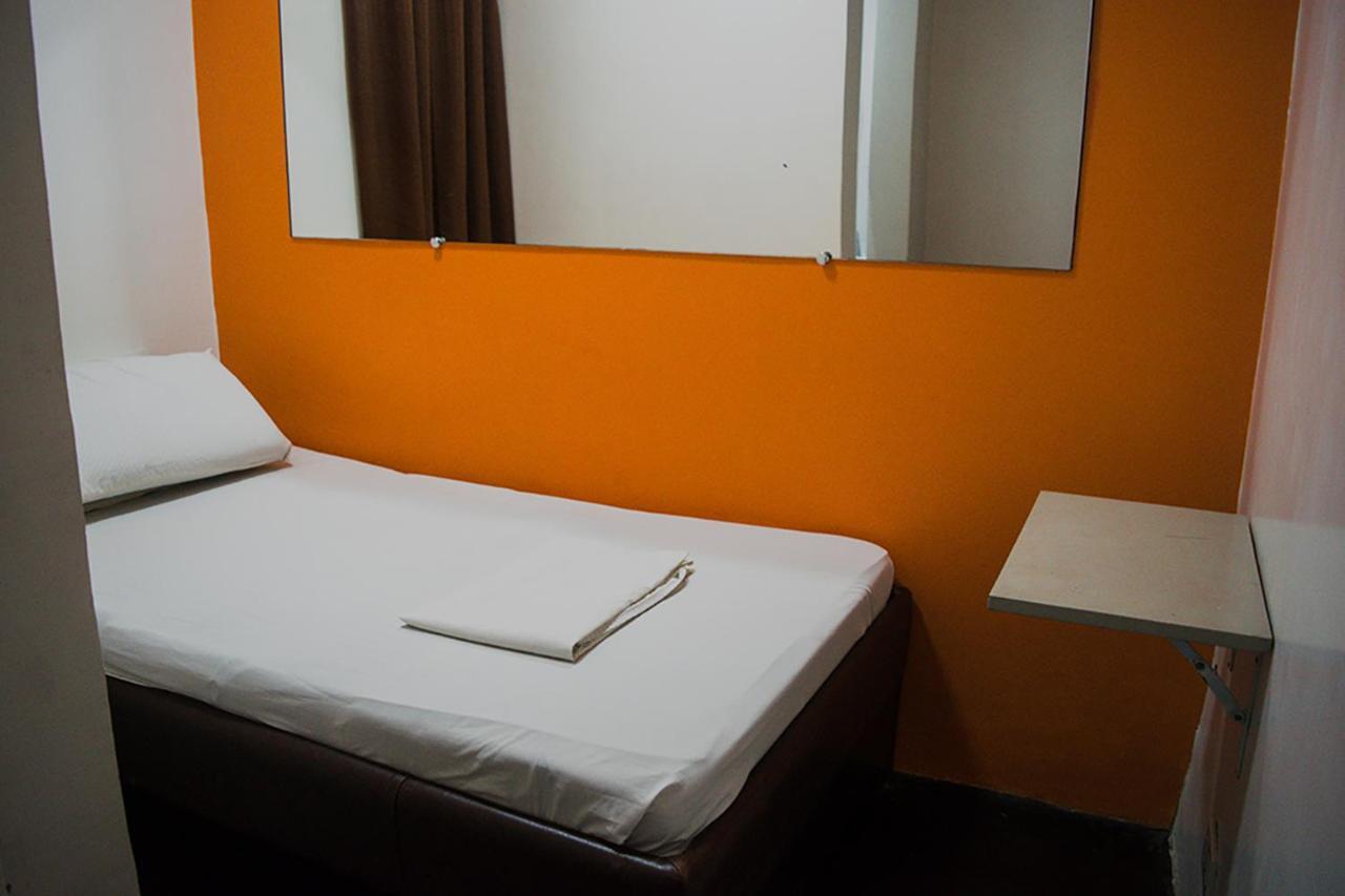 G-Galyx Inn Hotel Cagayan de Oro Quarto foto
